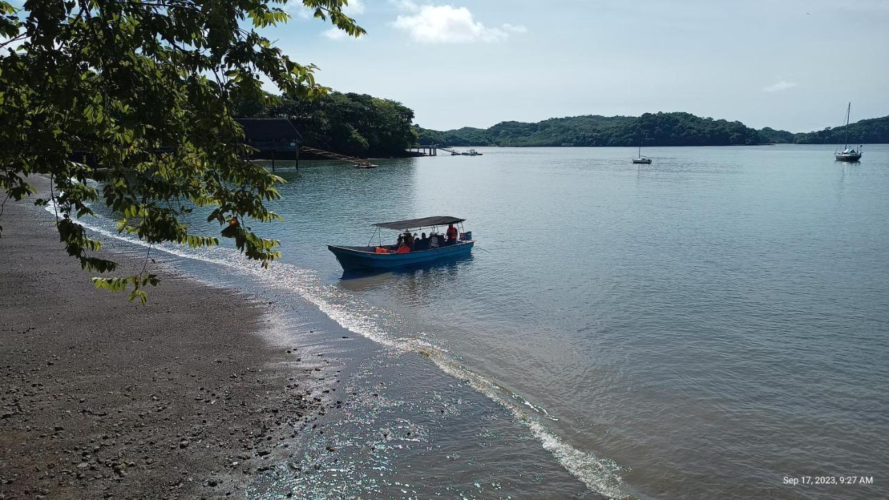 Villas At Gone Fishing Panama Resort โบกา ชิกา ภายนอก รูปภาพ